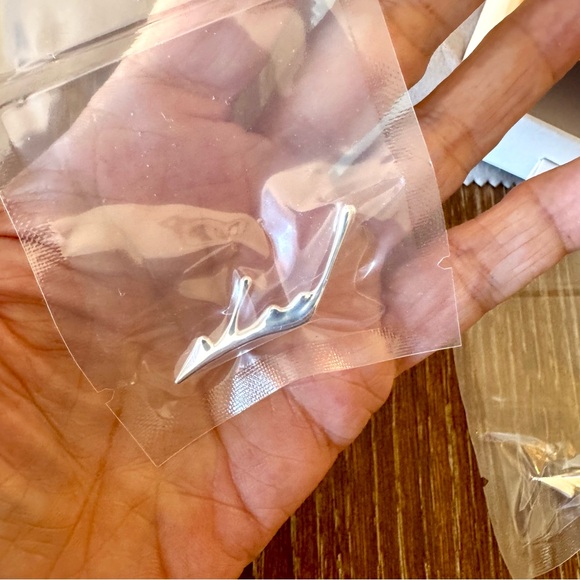 NWT silver Marie June dripping ear climbers - Picture 3 of 8